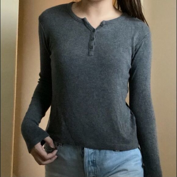 Brandy Melville Dark Heathered Grey Long Sleeves Super Soft Sweater One Size - Picture 2 of 10
